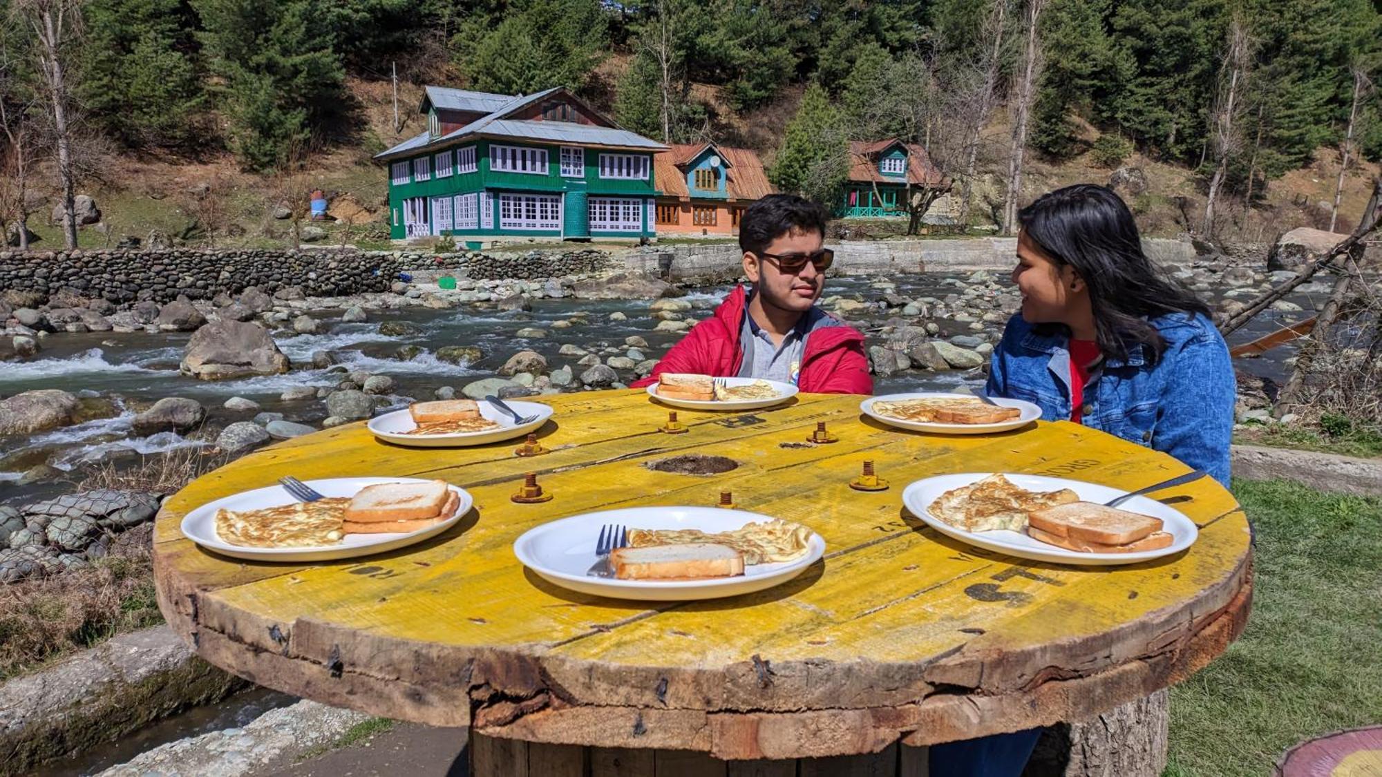 New Relax Inn, Pahalgam, 2 Km From Lidder Valley Exteriör bild