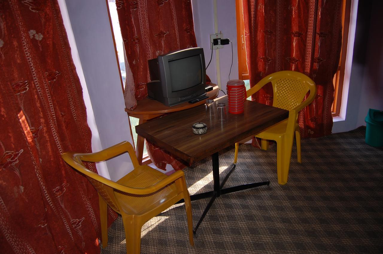 New Relax Inn, Pahalgam, 2 Km From Lidder Valley Exteriör bild