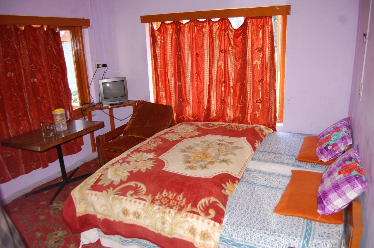 New Relax Inn, Pahalgam, 2 Km From Lidder Valley Exteriör bild